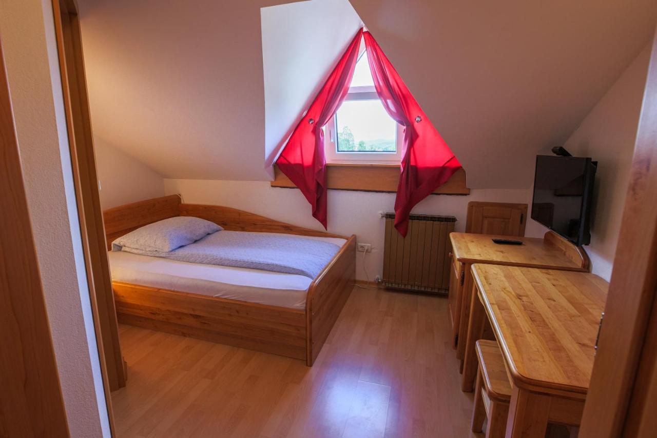 Вилла Domacija Malnarjevi Villa Slavina Экстерьер фото