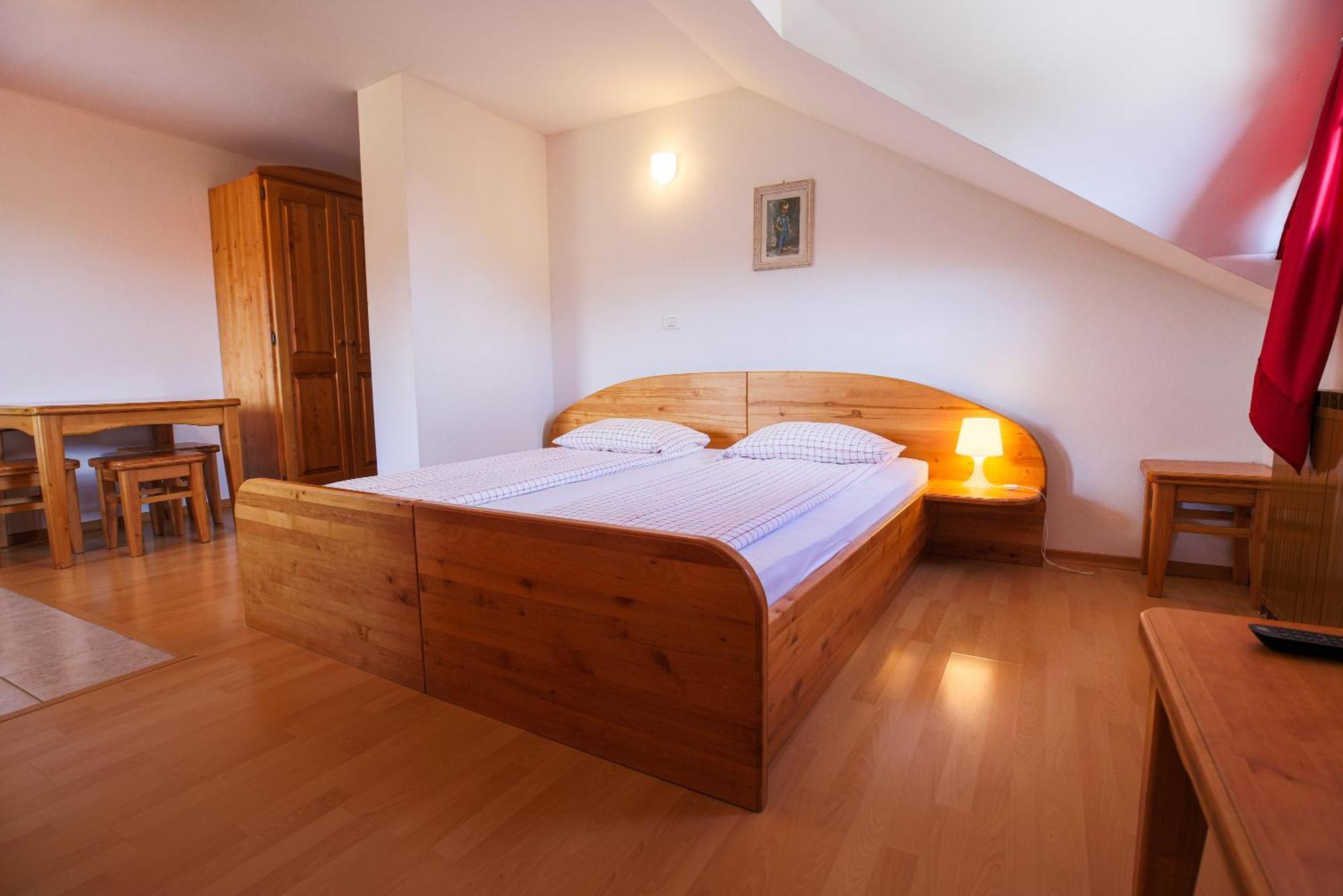 Вилла Domacija Malnarjevi Villa Slavina Экстерьер фото